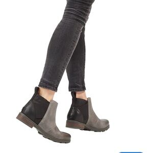 Women's Gray Chelsea Ankle Boots - Classic Slip-On Style